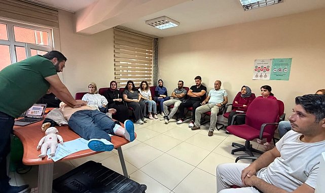 Palu'da hastane personeline CPR eğitimi verildi