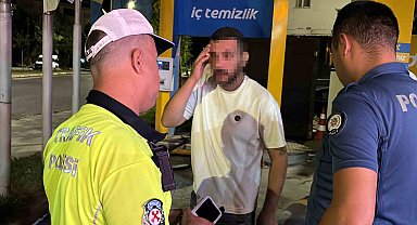 Park halindeki araca çarpıp kaçan alkollü sürücü kovalamaca sonucu yakalandı