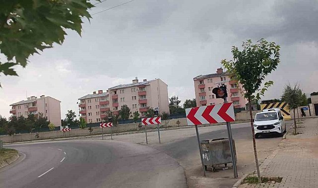 Patnos'ta trafik güvenliği için kavşaklarda tedbirler artırılıyor