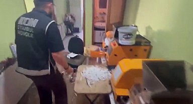 Pendik'te kaçak tütün operasyonu: 440 kilogram tütün ve 328 bin 200 makaron ele geçirildi