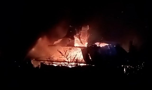Pokut Yaylası'nda çıkan yangında 1 işletme kül oldu