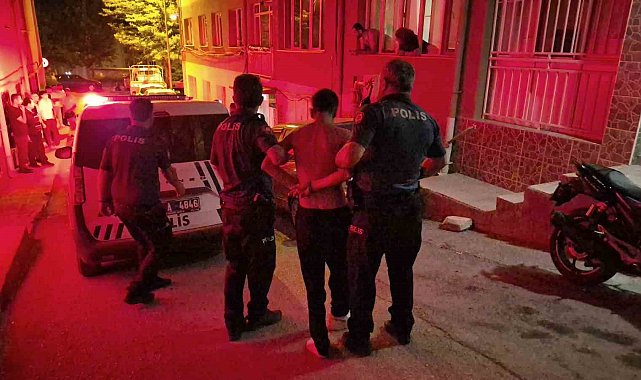 Polise mukavemet gösteren genç ters kelepçe yapılarak gözaltına alındı