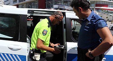 Polisin 'dur' ihtarına uymayıp 3,86 promil alkollü çıkan sürücüye 450 bin lira ceza