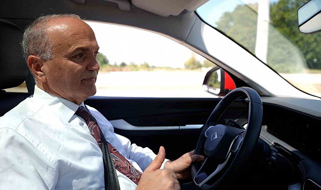 Projesinde çalıştı, hizmetlerini test etti