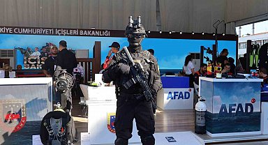 "Siyah Giyen Adamlar" yüksek teknolojileri ve keskin nişancılarıyla nefes kesti