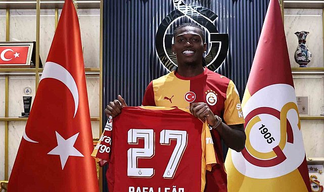 Rafael Leao: "Şampiyonluklar kazanmak için buradayım"
