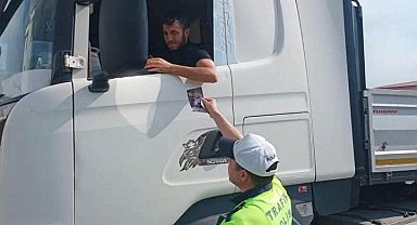 Refahiye'de 3 bin 38 sürücü ve yolcuya trafik bilgilendirmesi