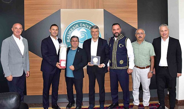 Rektör Yücel Oğurlu'ya, Kurtdereli güreşleri için davet