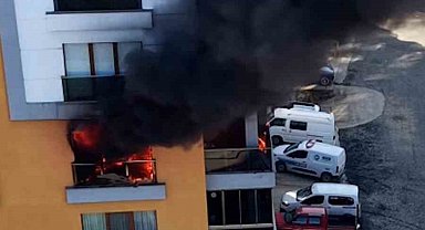 Rize'de 10 katlı apartmanın 4. katında çıkan yangın korkuttu