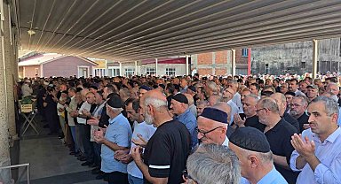 Rize'de denizde boğulan iki kardeş son yolculuklarına uğurlandı