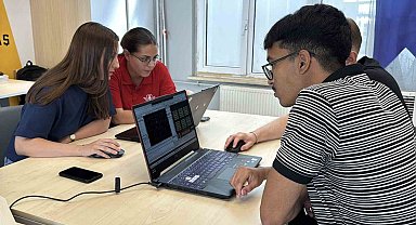 Roketten 5G'ye: KBÜ'lü gençlerin çip tasarımı finalde
