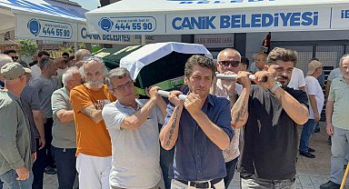 Rusya'da saldırıda hayatını kaybeden Türk aşçı Samsun'da toprağa verildi