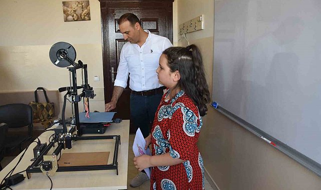 Şahinbey Belediyesi tesislerinde geleceğin tasarımcıları teknolojiyle yetişiyor