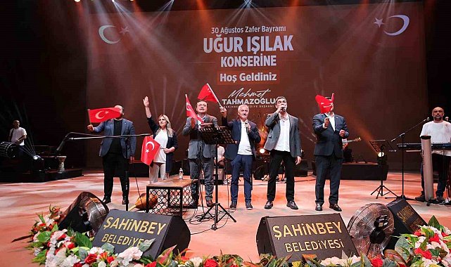 Şahinbey'de zaferin coşkusu şarkılarla taçlandı
