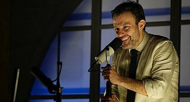 Salih Bademci'den tek kişilik tiyatro performansı: "Sesler"