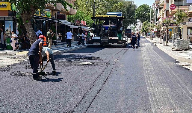 Salihli'nin Şüheda Caddesi baştan aşağı yenileniyor