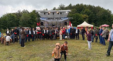 Samsun'da "Ardıç Köyü Şenliği" renkli görüntülere sahne oldu