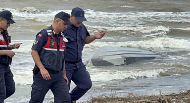 Samsun'da sahile vurmuş insansız deniz aracı bulundu
