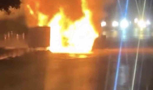 Samsun'da seyir halindeki otomobil alev topuna döndü