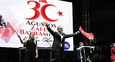 Sancaktepe'de coşku tavan yaptı: Ceza, 30 Ağustos'ta on binleri Meydan Parkı'nda buluşturdu