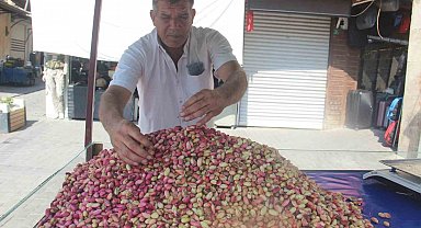 Şanlıurfa'da yeni mahsul fıstık tezgahlardaki yerini aldı