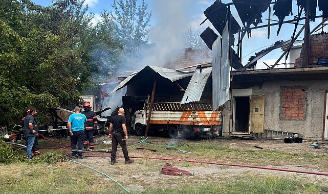 Sapanca'da korkutan yangın: Alevler kamyonete sıçradı