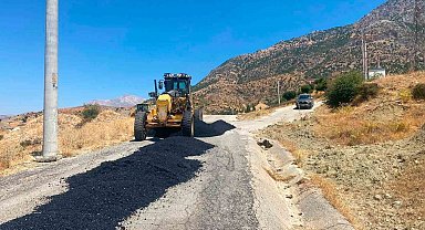 Sason'da köy yollarında asfalt onarım çalışmaları devam ediyor