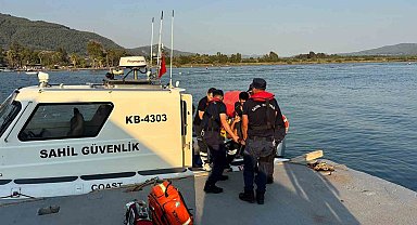 Sedir Adasında kayalıklardan üşen vatandaşa tıbbi tahliye
