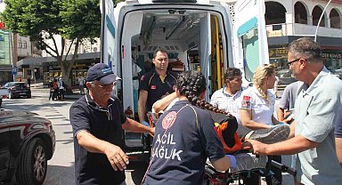 Serik'te hafif ticari araç ile motosiklet çarpıştı: 1 yaralı