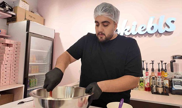 Sevdiği kızla evlenebilmek için hayalindeki işe başlayıp dükkan açtı
