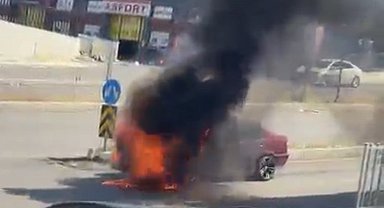 Seyir halindeki otomobilde yangın çıktı