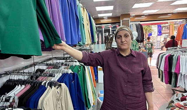 Sıcak havalarda koyu renk tercih eden vatandaşlara esnaftan uyarı