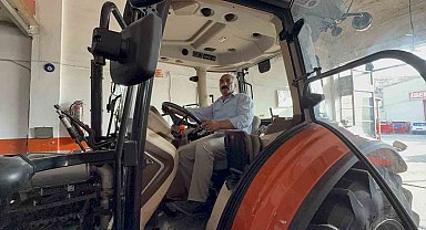 Sıfır aldığı traktör tarladan çok sanayide kaldı