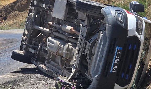 Siirt'te hastaya giden ambulans devrildi