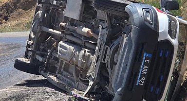 Siirt'te hastaya giden ambulans devrildi
