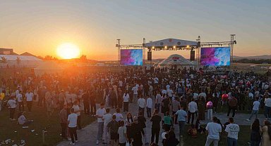 Sinan Akçıl, Malazgirt'te sevenleriyle buluştu