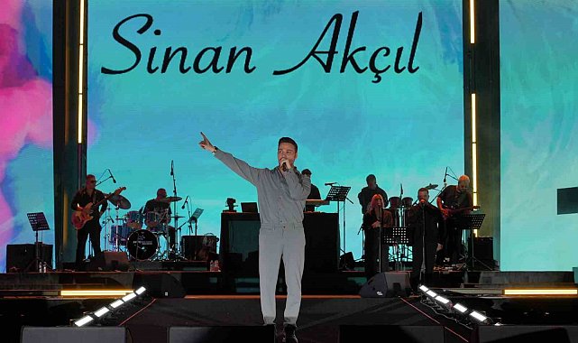 Sinan Akçıl'dan Erzurum'da unutulmaz konser