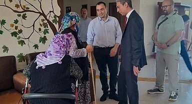 Sinop'ta huzurevi sakinlerine sürpriz doğum günü