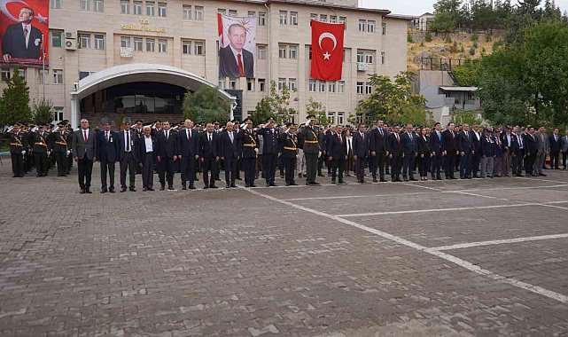 Şırnak'ta 30 Ağustos coşkusu yağmura meydan okudu