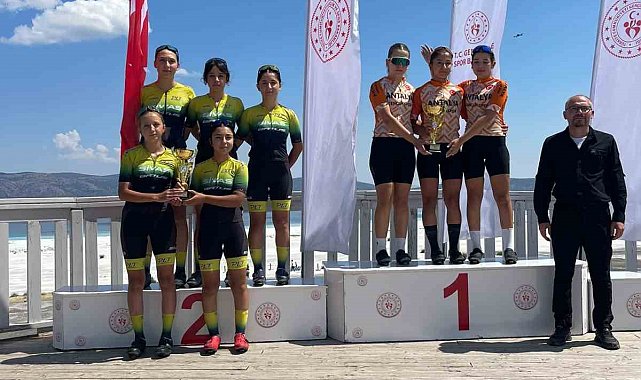 Sivas Gençlik Spor Kulübü'nden Türkiye ikinciliği