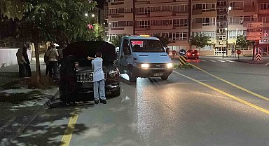 Sivas'ta iki araç çarpıştı: 3'ü çocuk 4 yaralı