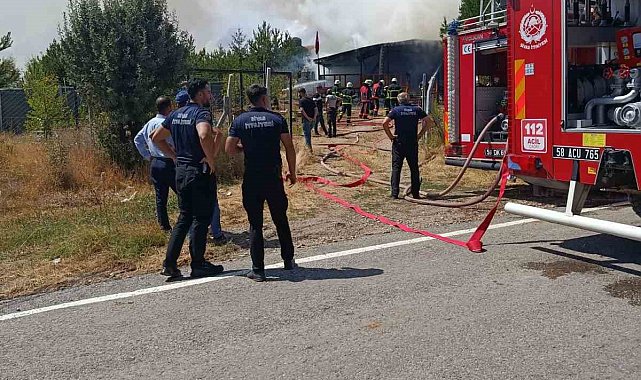 Sivas'ta müstakil ev yangında küle döndü
