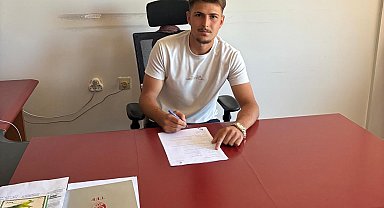 Sivasspor, genç oyuncu Ayberk Selvili ile 3 yıllık sözleşme imzaladı