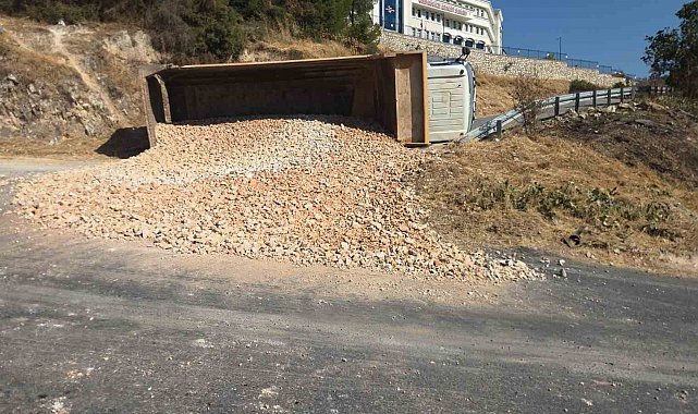 Şoförün manevrası faciayı engelledi