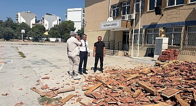 Söke'de okulun çatısı yenileniyor