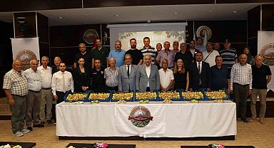 Söke'de sezonun ilk kuru inciri 600 TL'den alındı