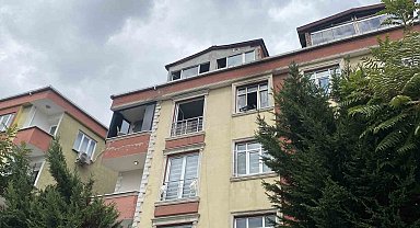 Sultangazi'de çocuk odasında başlayan yangın tüm daireyi sardı: Bina tedbir amaçlı boşaltıldı