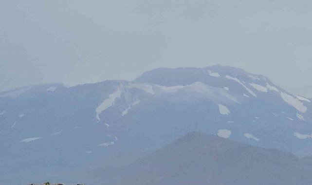 Süphan Dağı beyaza büründü