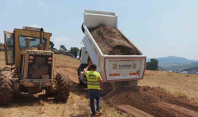 Tarsus'ta kırsal mahallelerin yolları yenileniyor