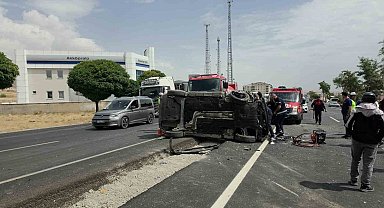 Tatvan'da iki araç çarpıştı: 2 yaralı